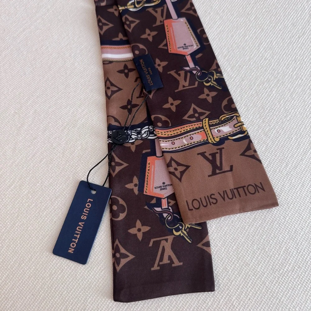 Louis Vuitton Monogram Silk Bandeau Scarf Brown Pink Chain Print BB Twilly New - Picture 7 of 8